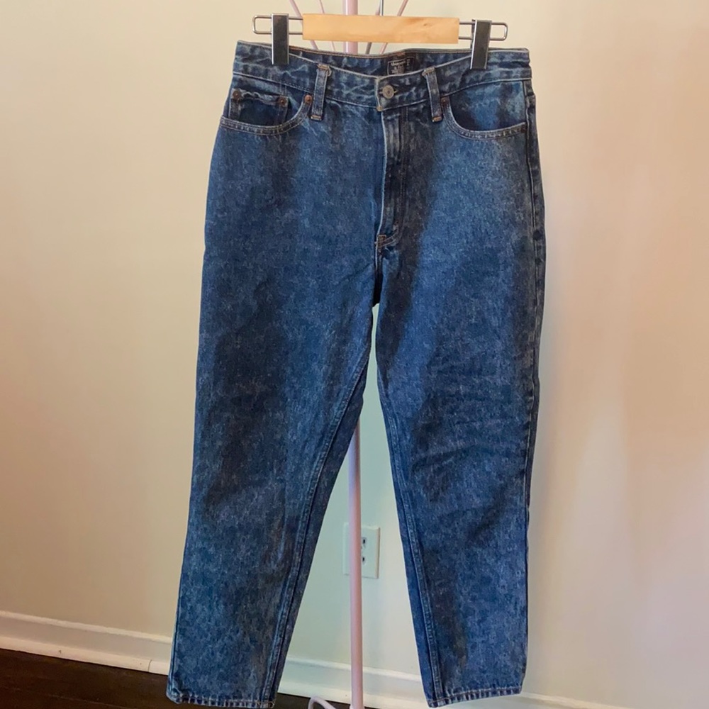 Abercrombie and Fitch Annie High Rise Mom Jeans Acid Wash